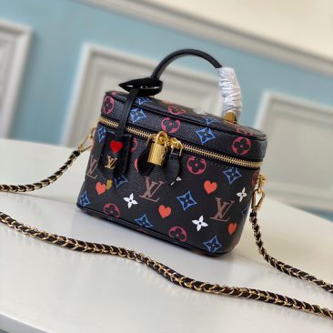 Túi Louis Vuitton Game On Vanity PM Bag (1)